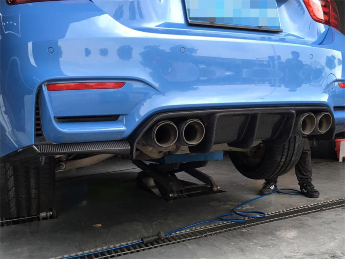 V Style Carbon Fiber Rear Diffuser - BMW F80 M3 & F82/F83 M4 (1)