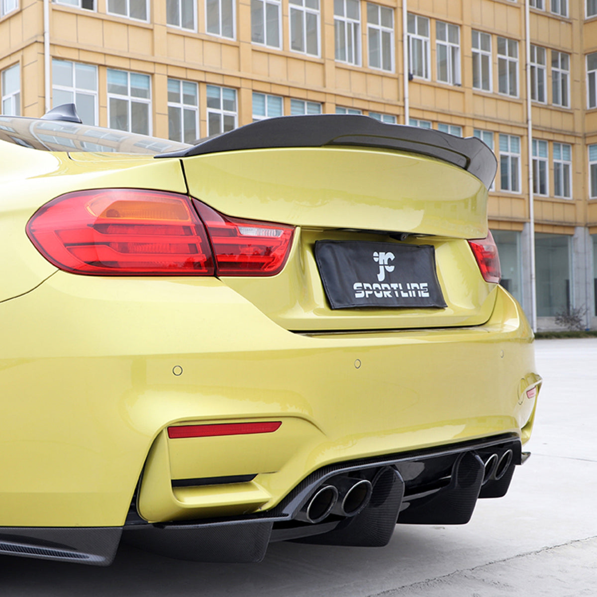 3D Style Carbon Fiber Trunk Spoiler - BMW F82 M4 (1)